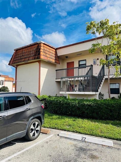 20735 ne 8th ct # 201-12, miami, fl  20805 NE 8th Ct #20121, Miami, FL is a condo home that contains 956 sq ft and was built in 1984